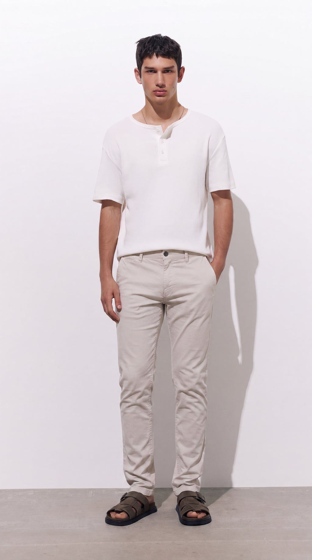Pantalón Slim Fit Beige
