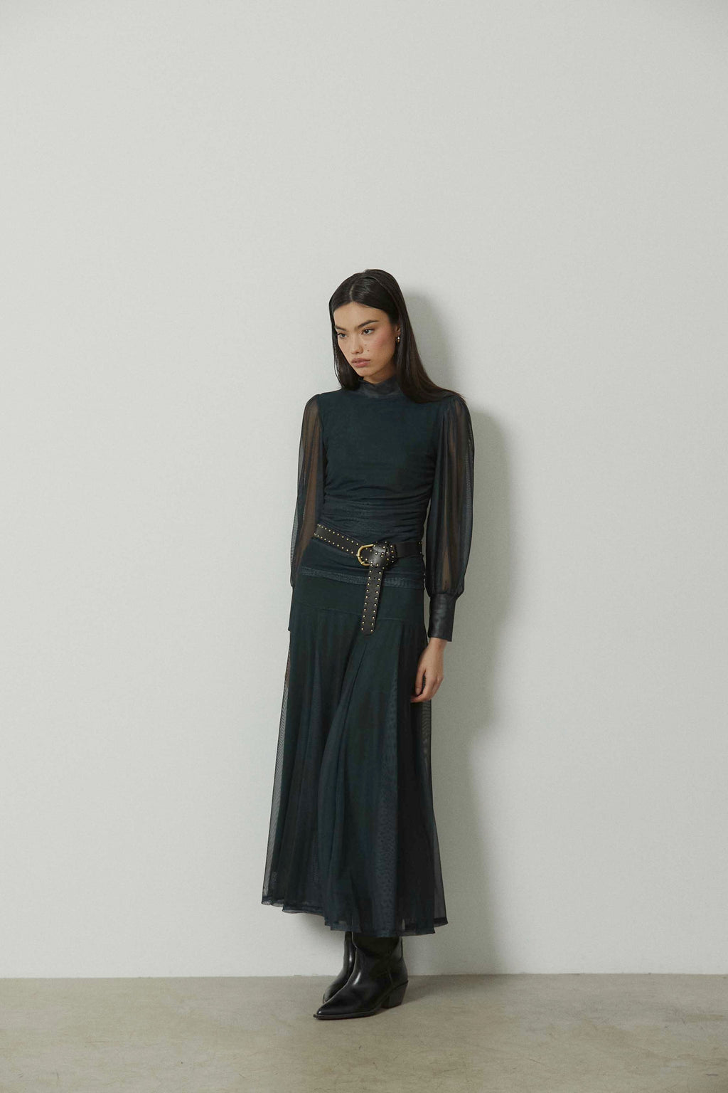 Top de tul cuello alto verde