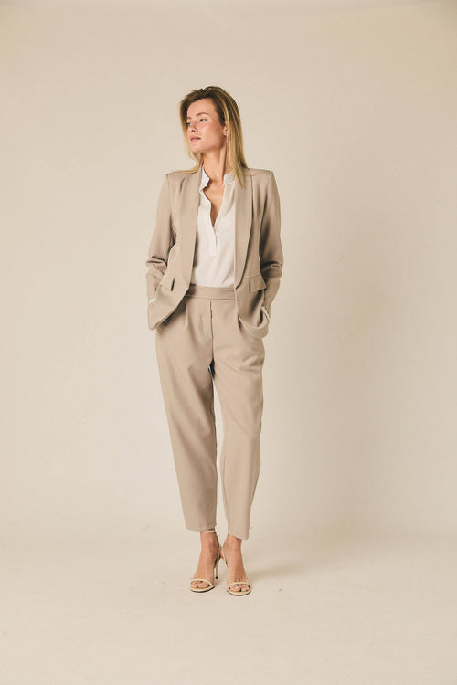 Blazer fluida básica beige