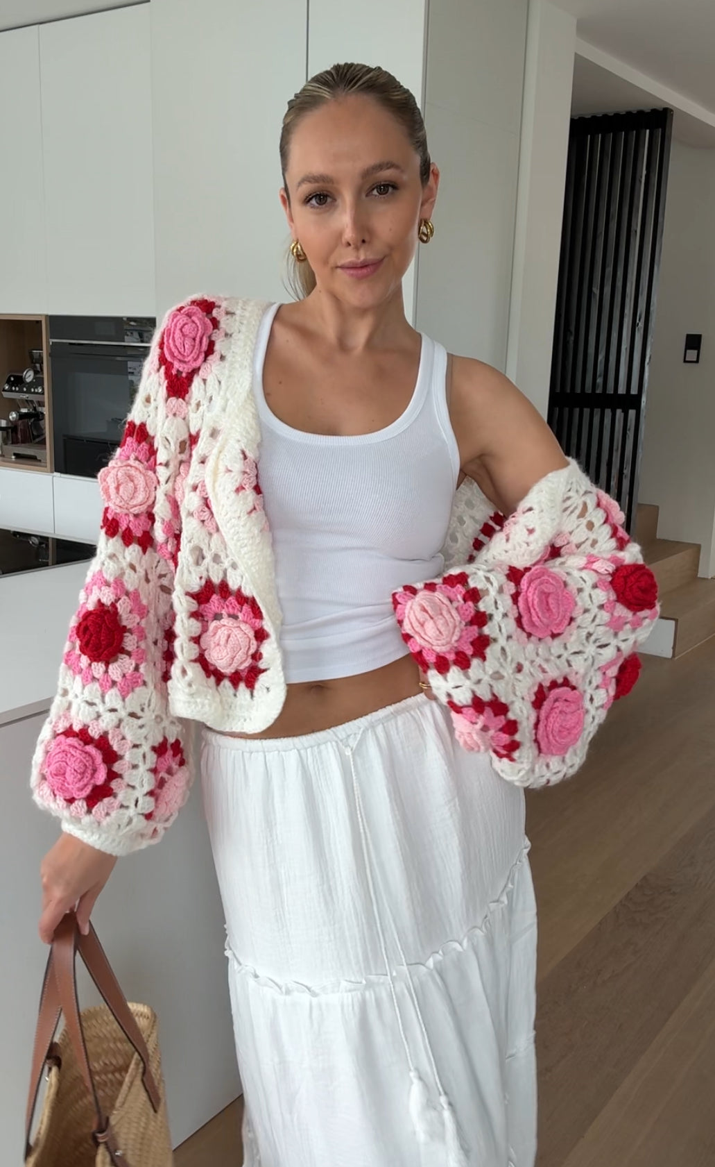 CARDIGÁN HECHO A MANO ROSA
