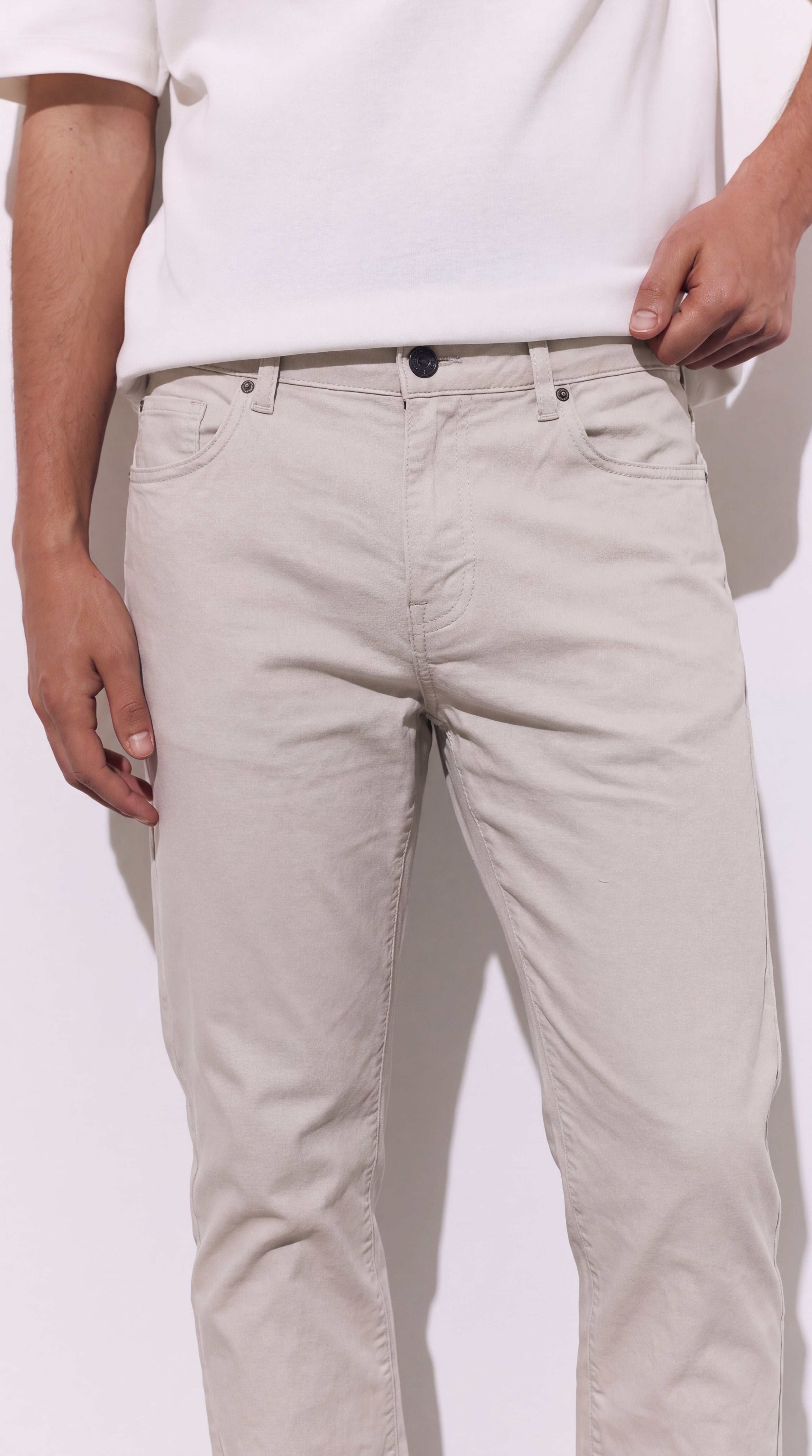 Pantalón Slim Fit Beige