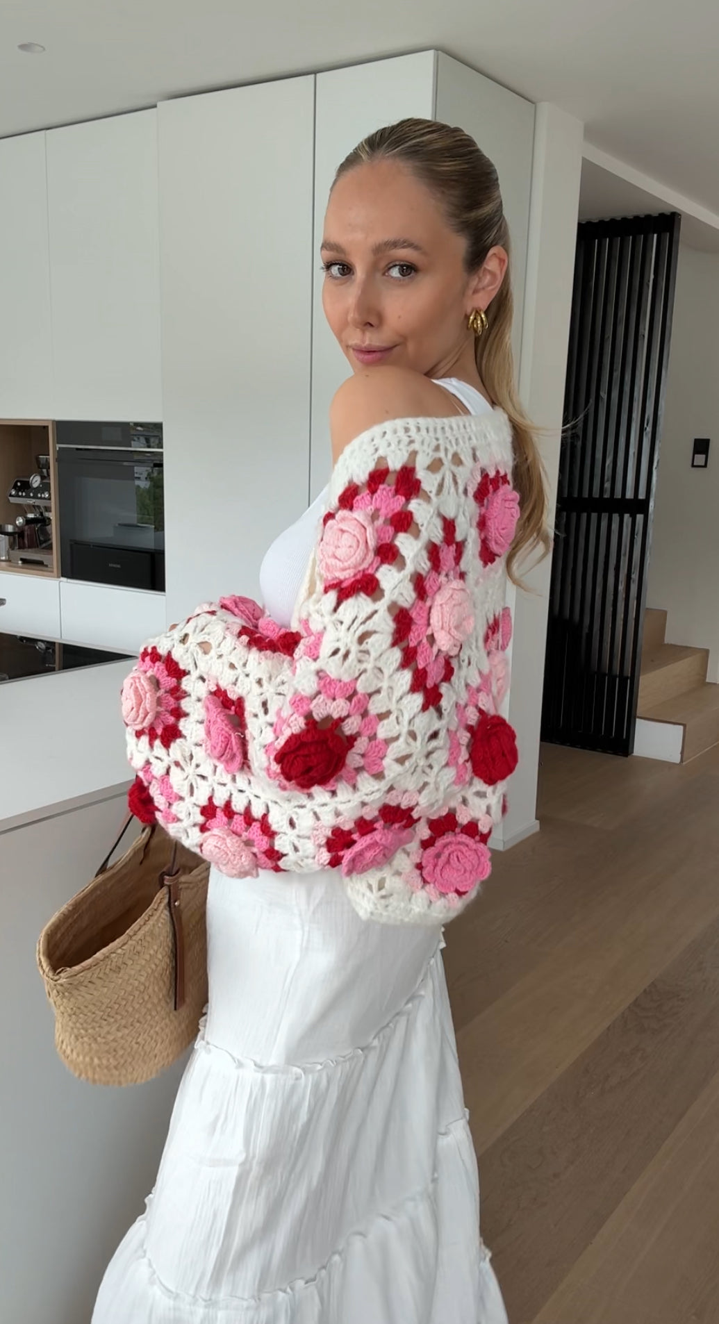 CARDIGÁN HECHO A MANO ROSA