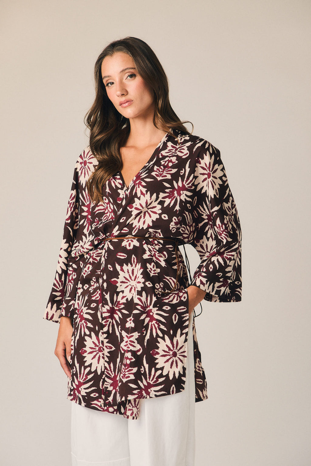 Kimono largo flores marrón