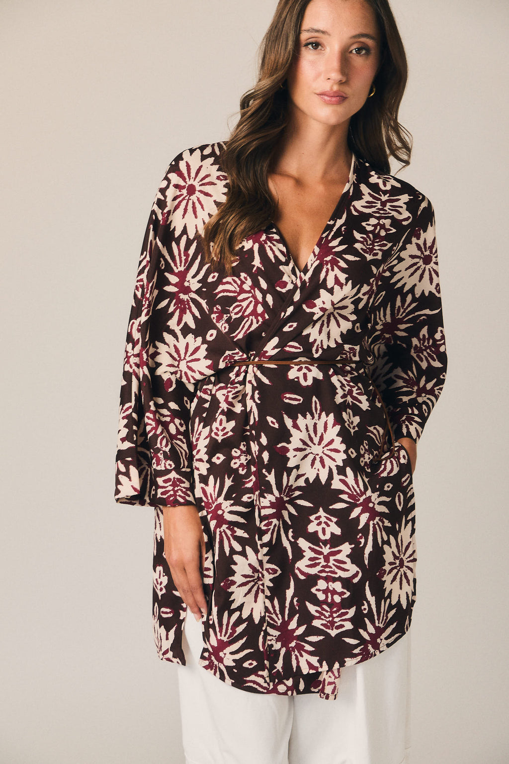 Kimono largo flores marrón