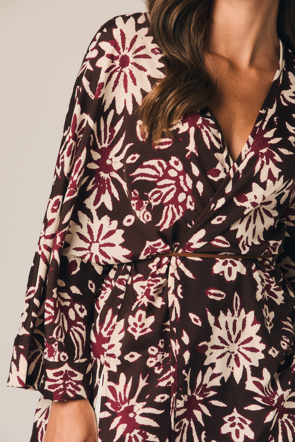 Kimono largo flores marrón