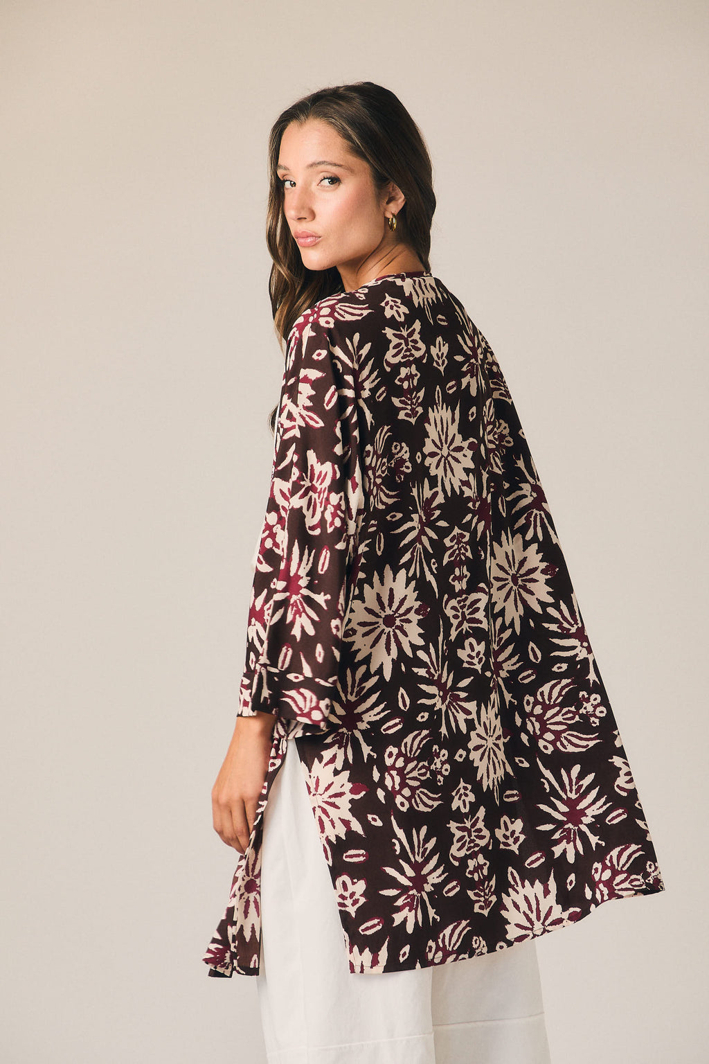 Kimono largo flores marrón