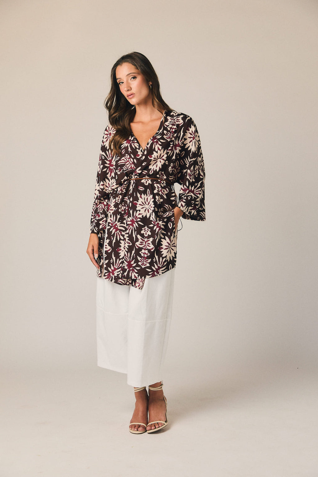 Kimono largo flores marrón