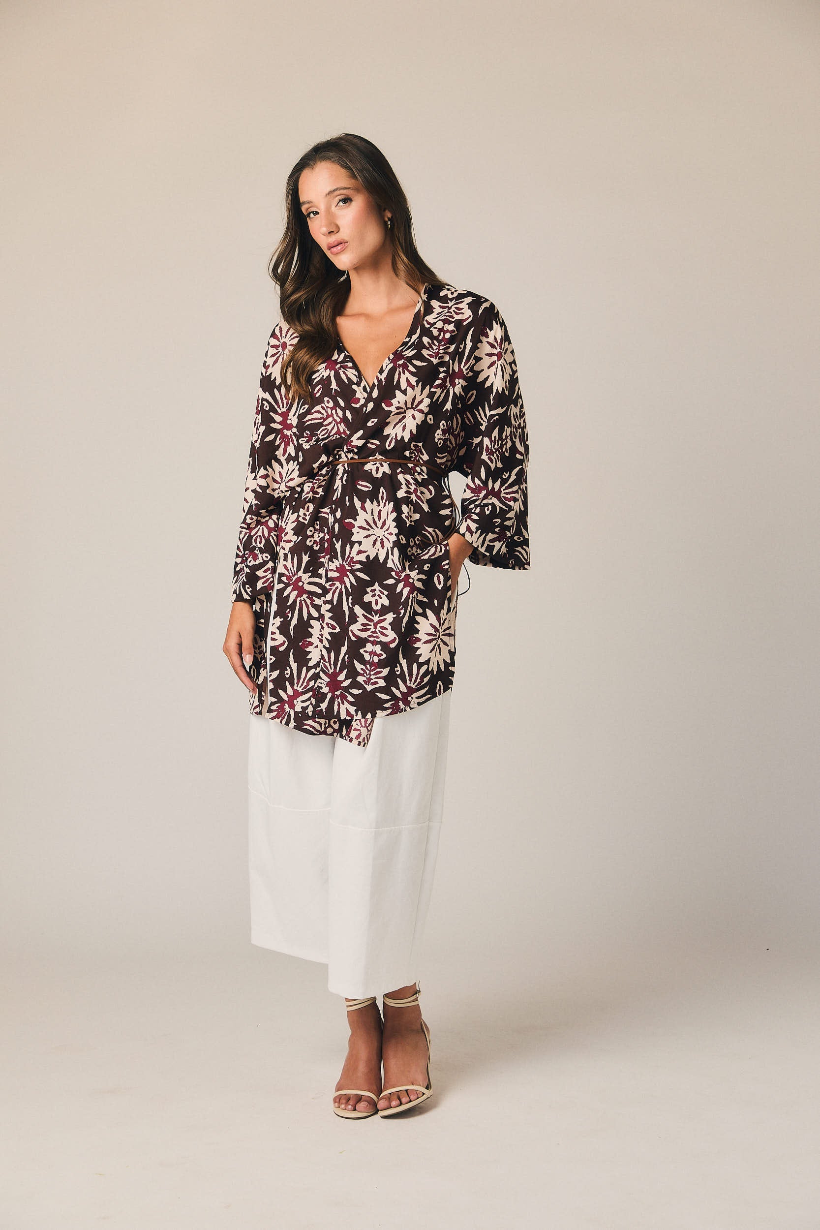 Kimono largo flores marrón