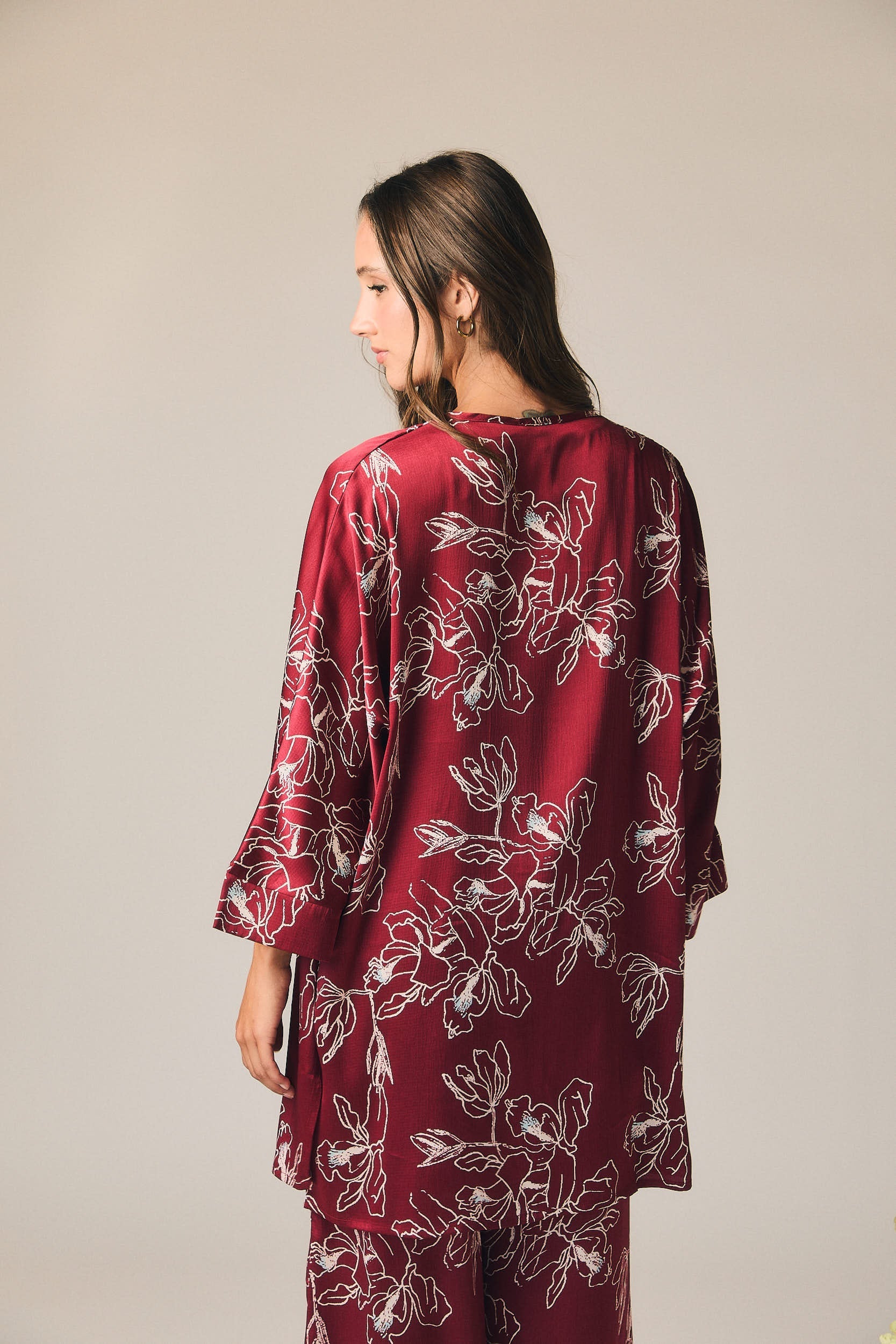 Kimono fluido estampado floral vino