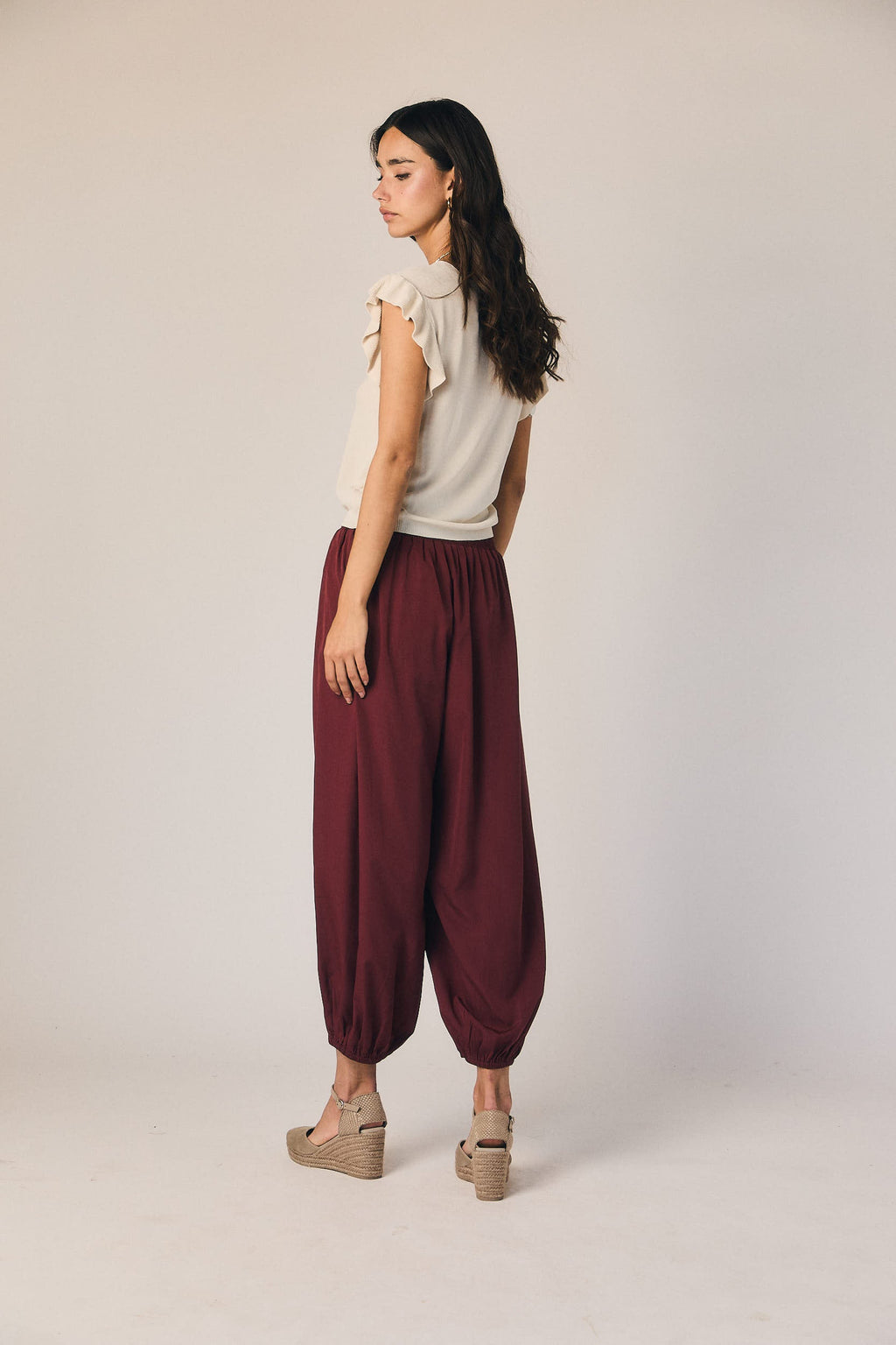 Pantalón amplio bombacho burdeos