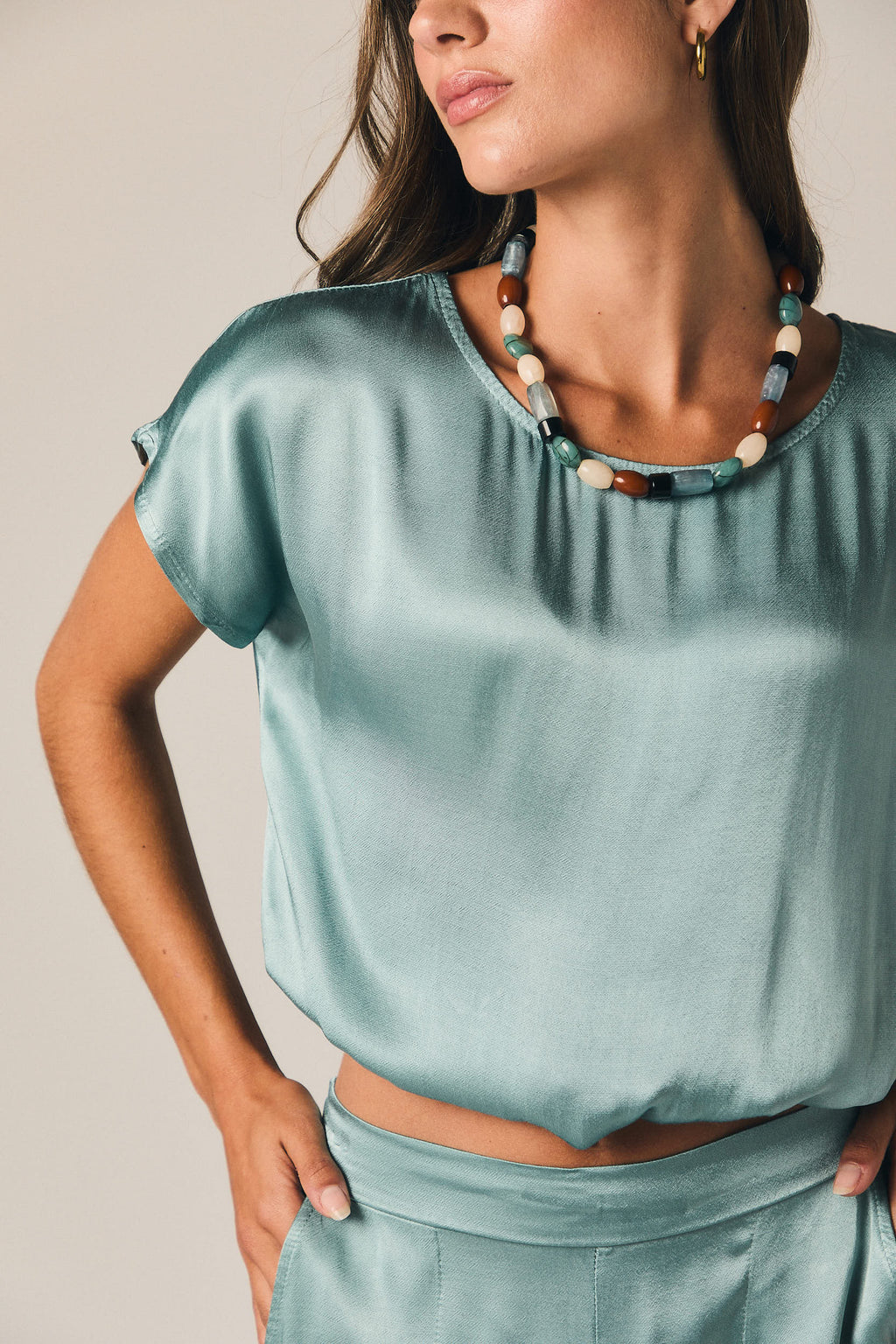 Camiseta raso con cordón aguamarina