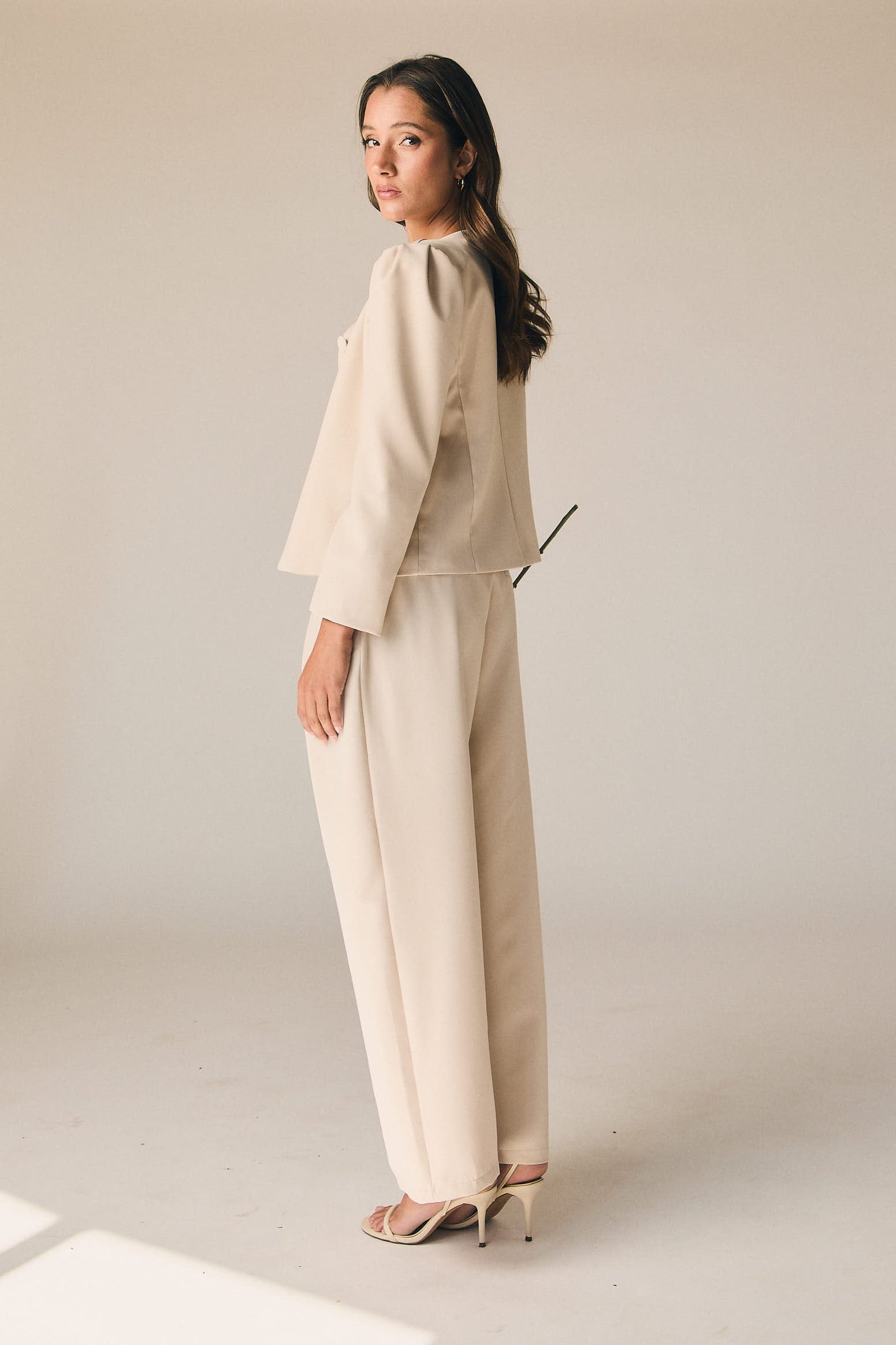 Pantalón de traje en color beige