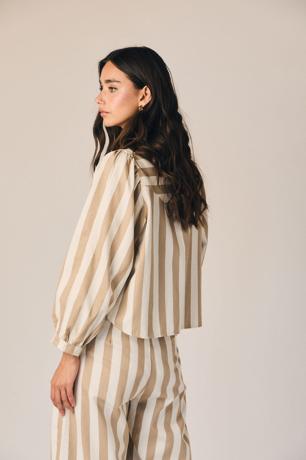 Chaqueta raya ancha camel