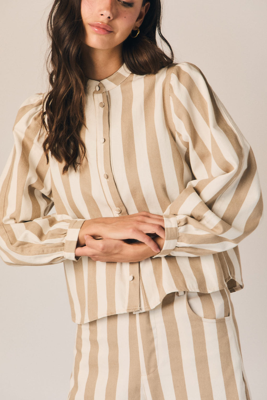 Chaqueta raya ancha camel