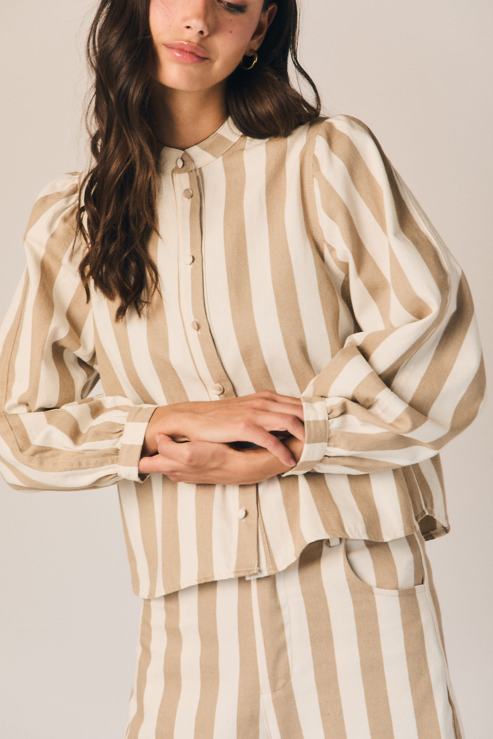 Chaqueta raya ancha camel