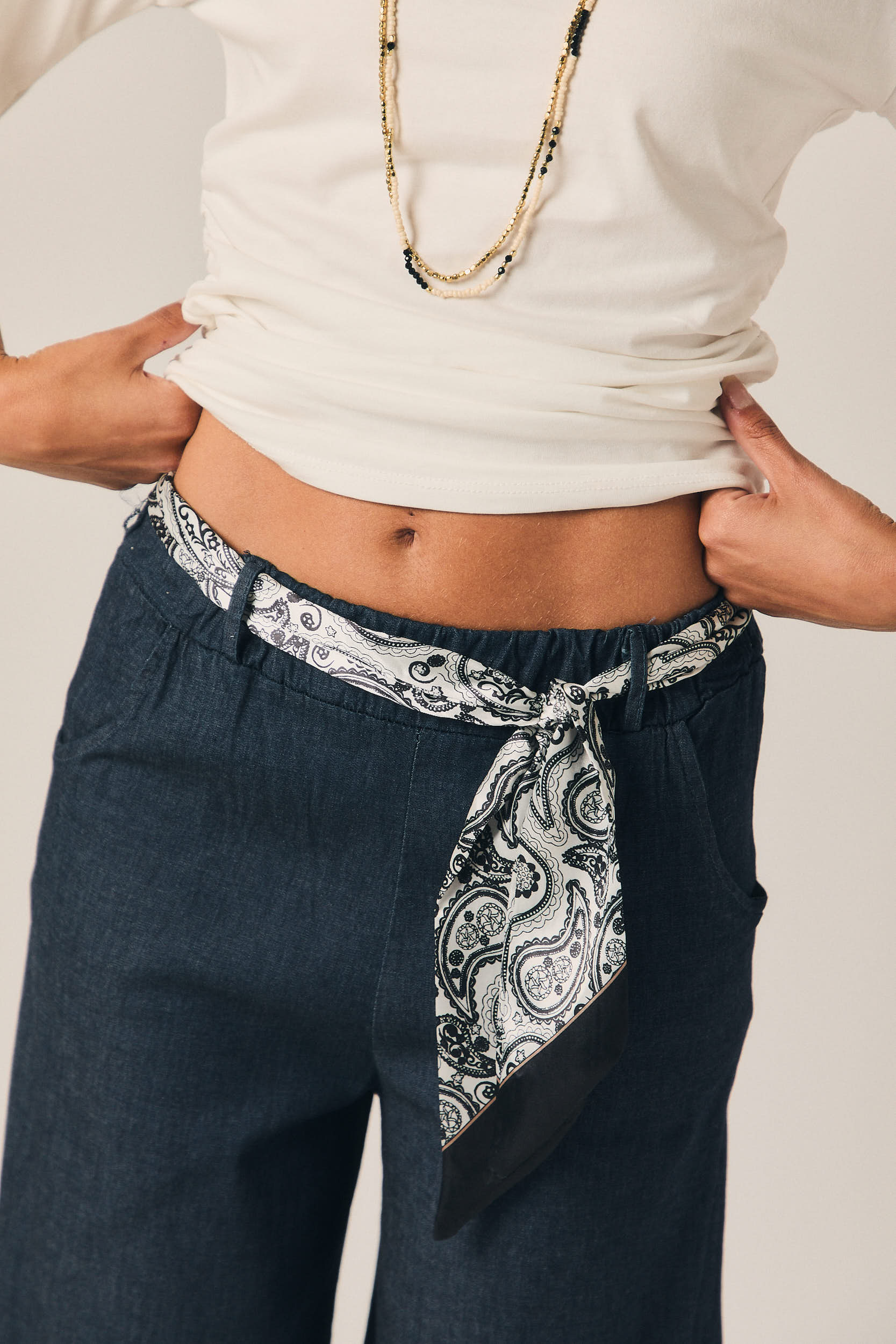 Pantalón cropped denim azul tejano