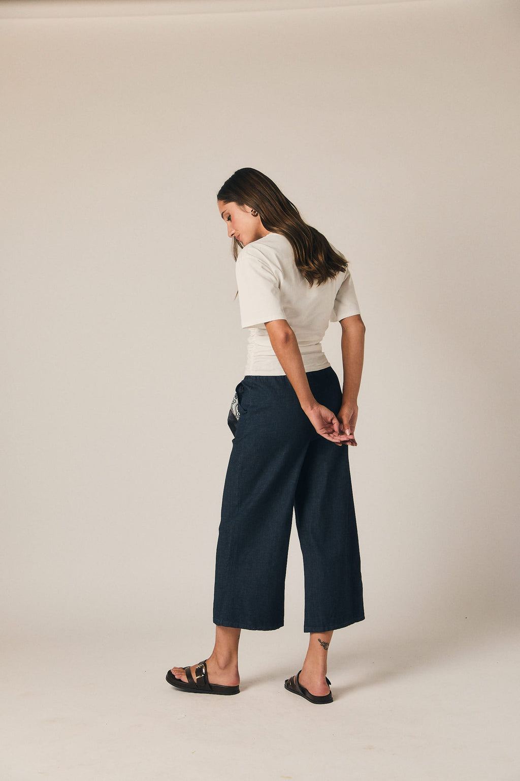 Pantalón cropped denim azul tejano