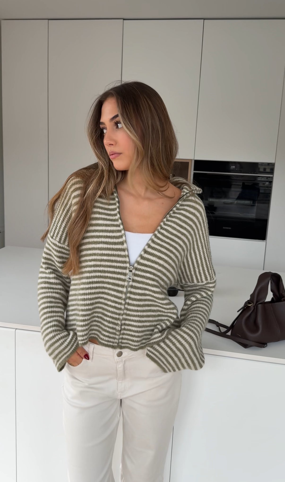 CARDIGÁN DE PUNTO RAYADO ZIP MATCHA