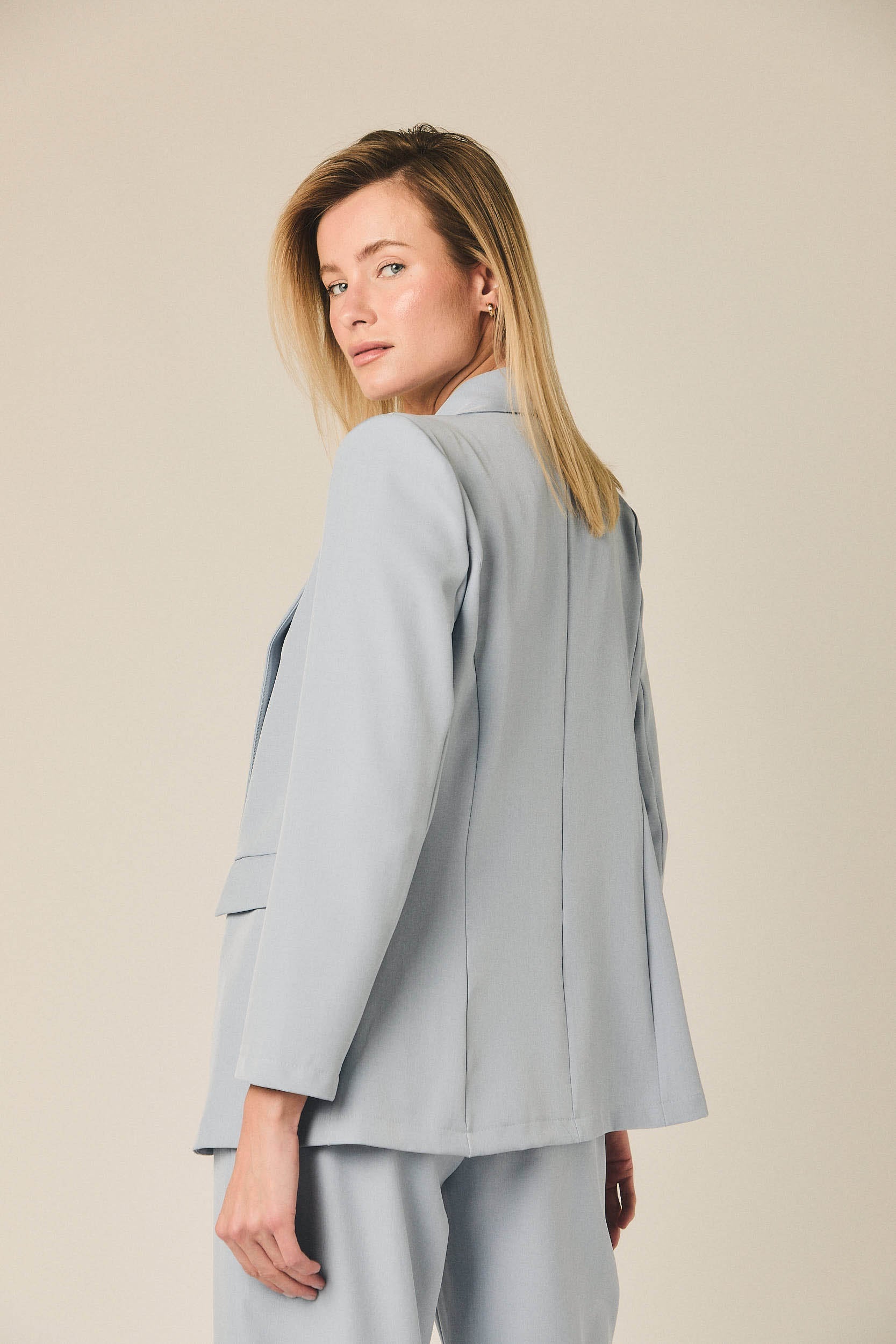 Blazer fluida básica celeste