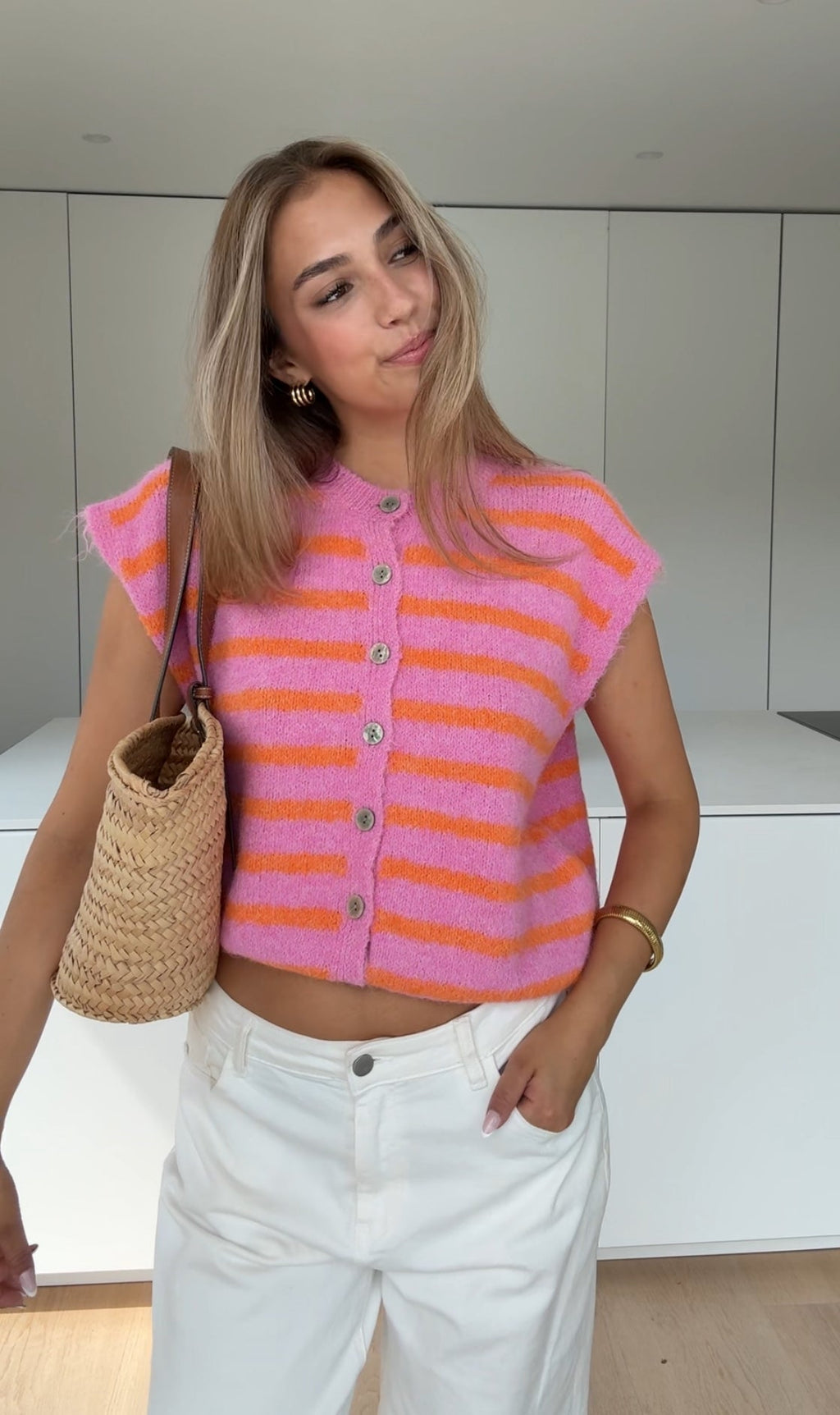 SUDADERA SIN MANGAS A RAYAS COLOR CEREZA
