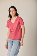 Camiseta básica cuello pico fresa