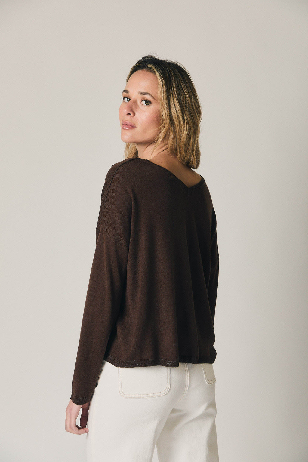 Camiseta cuello jacqueline marrón