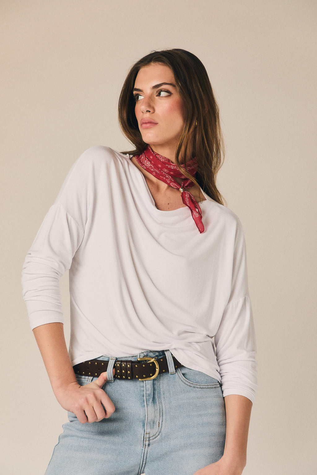 Camiseta cuello drapeado blanco