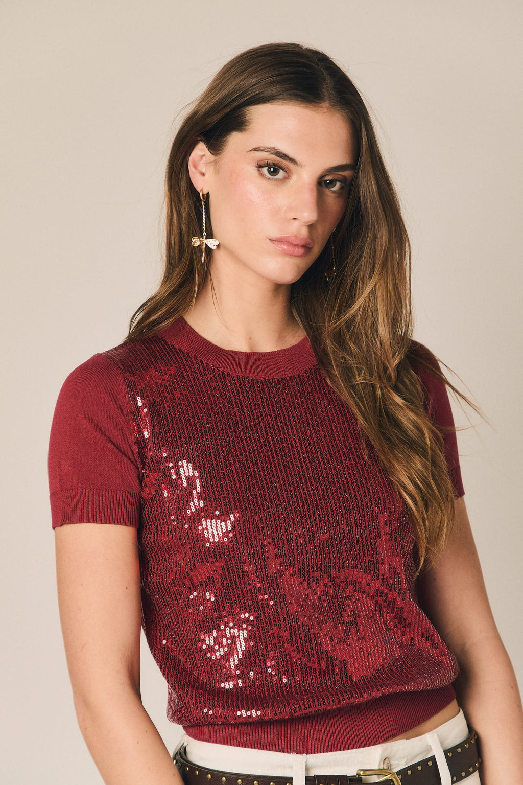 Camiseta de punto con lentejuelas burdeos