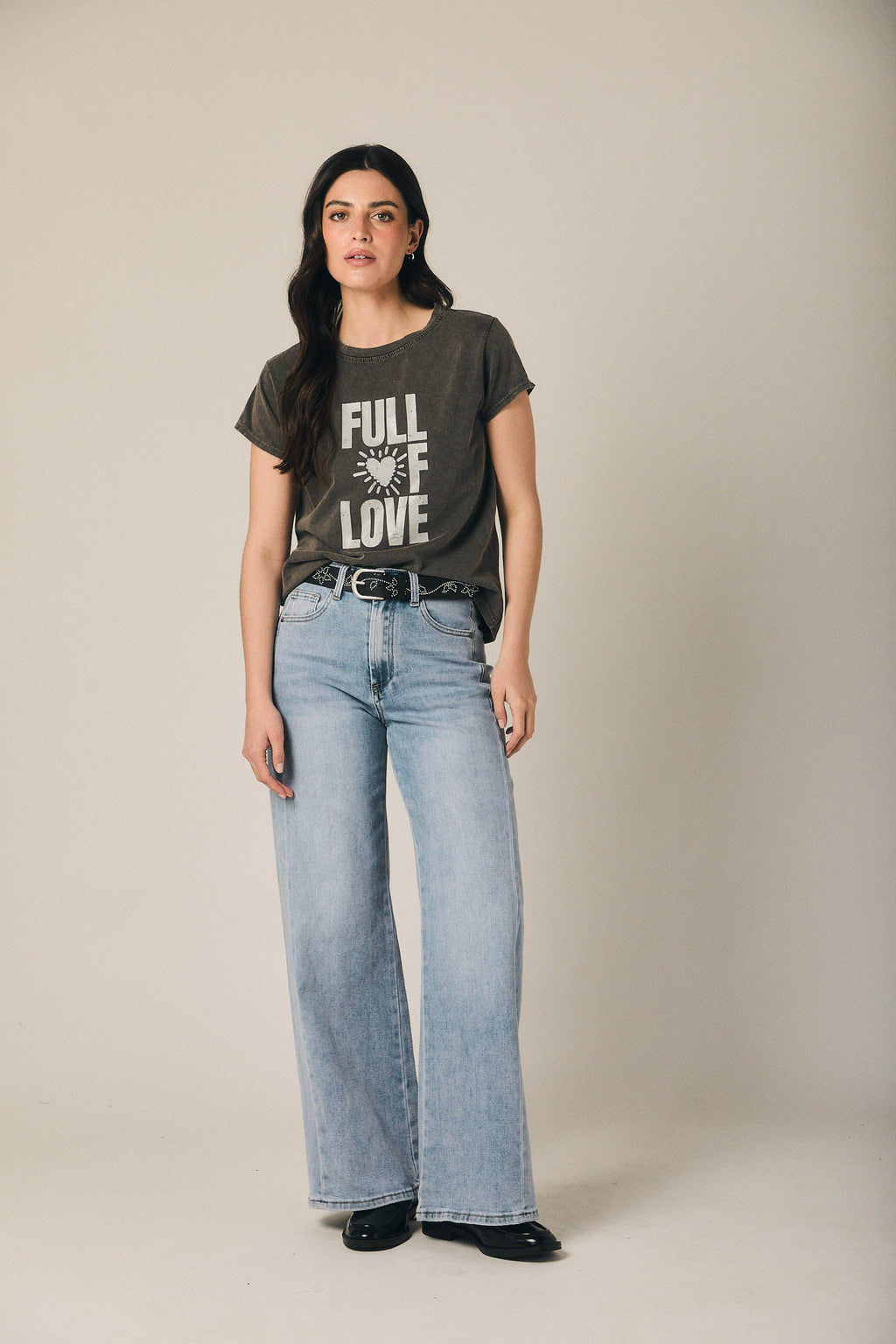 Camiseta algodón 'Full of Love' efecto lavado gris