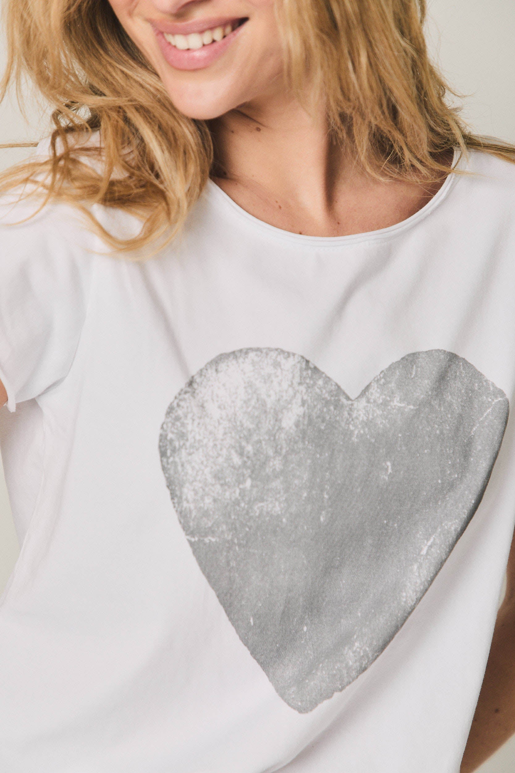 Camiseta manga corta corazón blanco