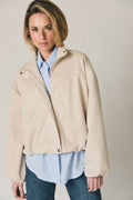 Chaqueta efecto ante beige con manga globo