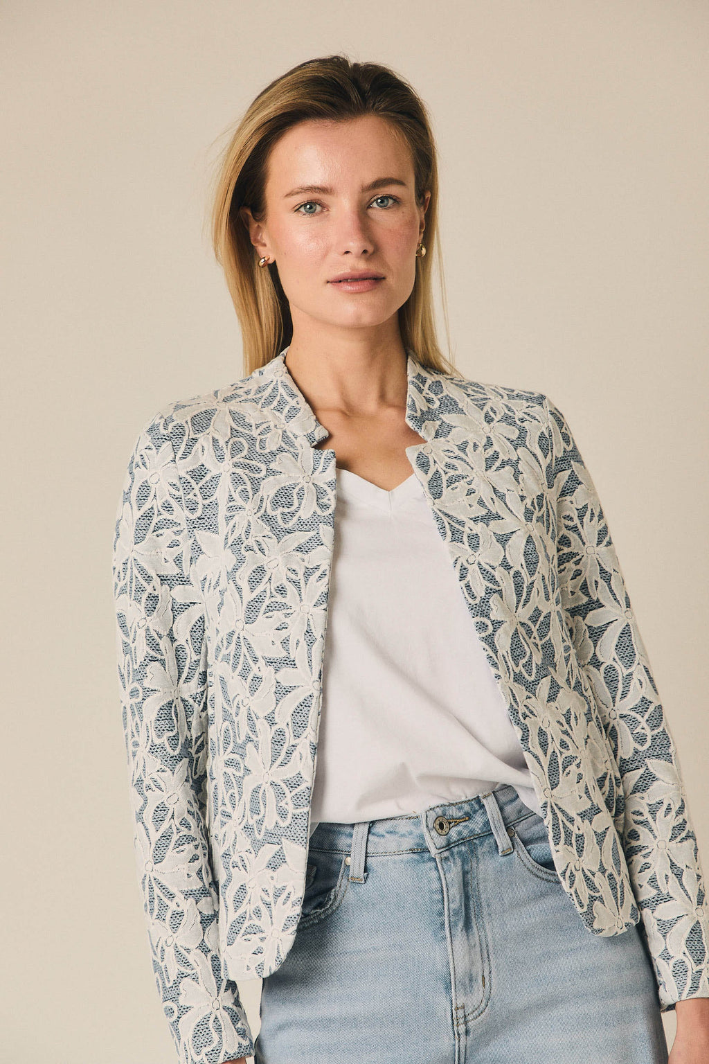 Chaqueta de encaje floral azul