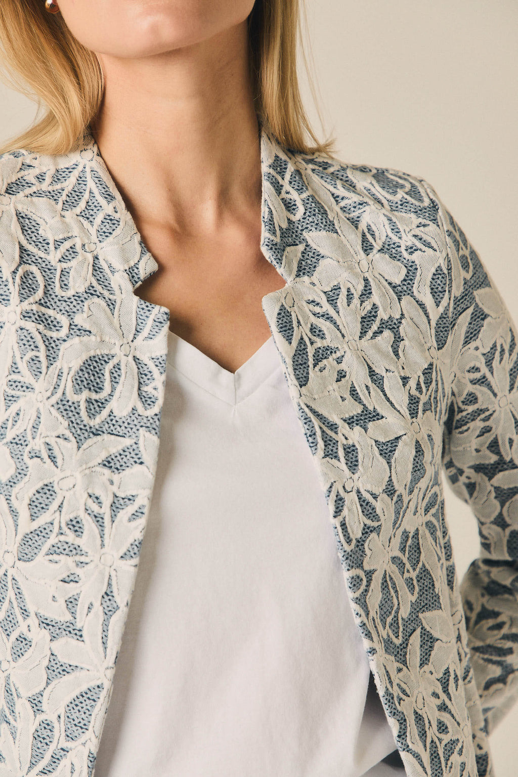 Chaqueta de encaje floral azul
