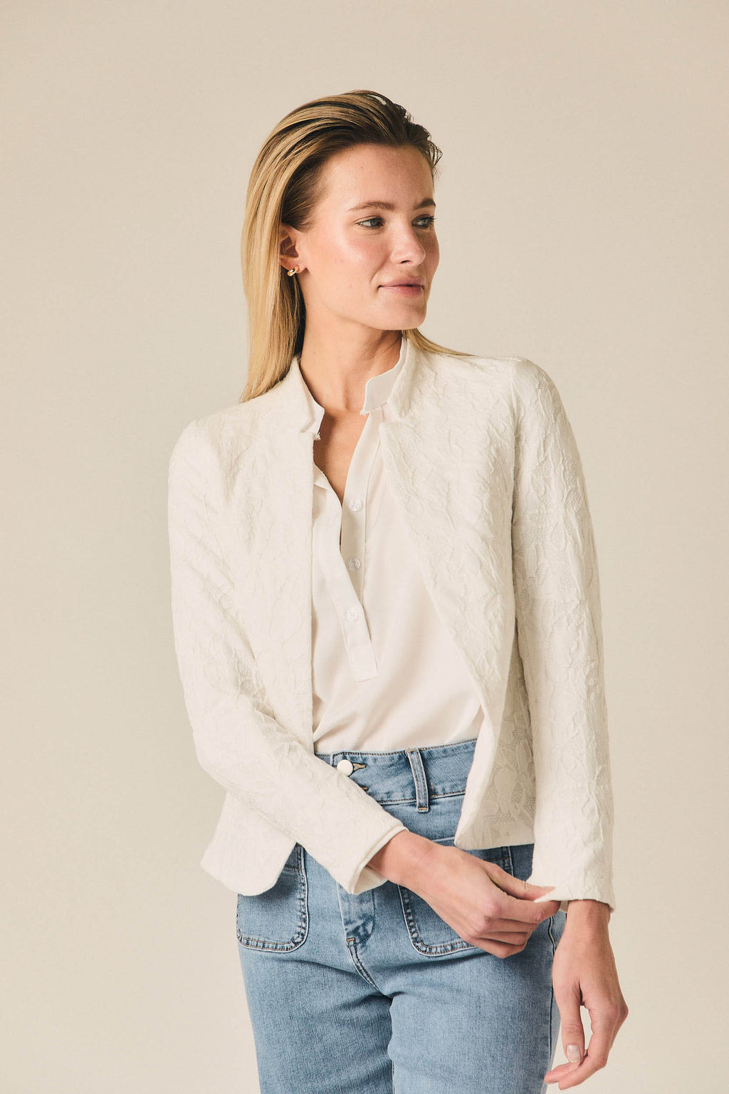 Chaqueta de encaje floral blanco