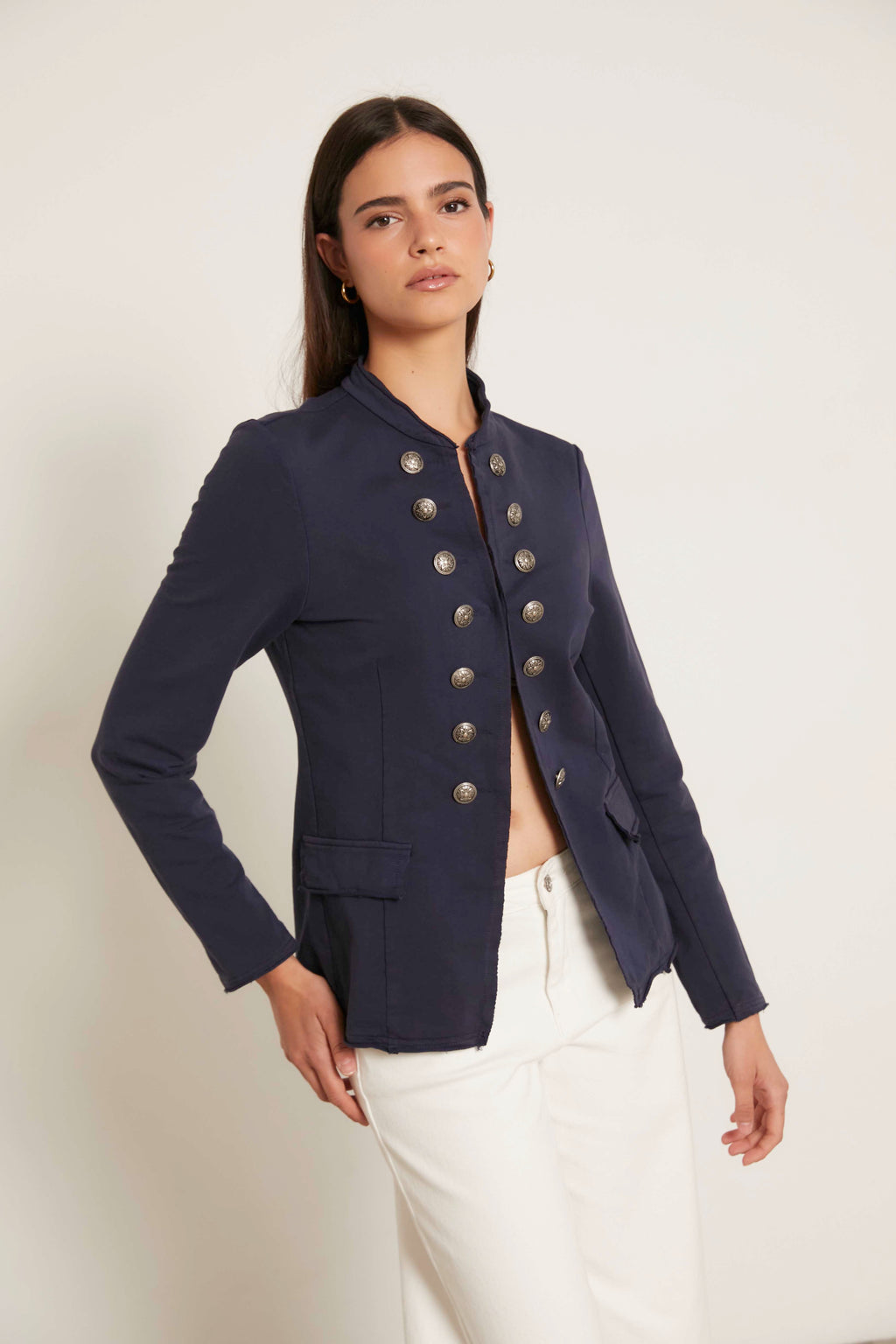 Chaqueta entallada botones azul marino