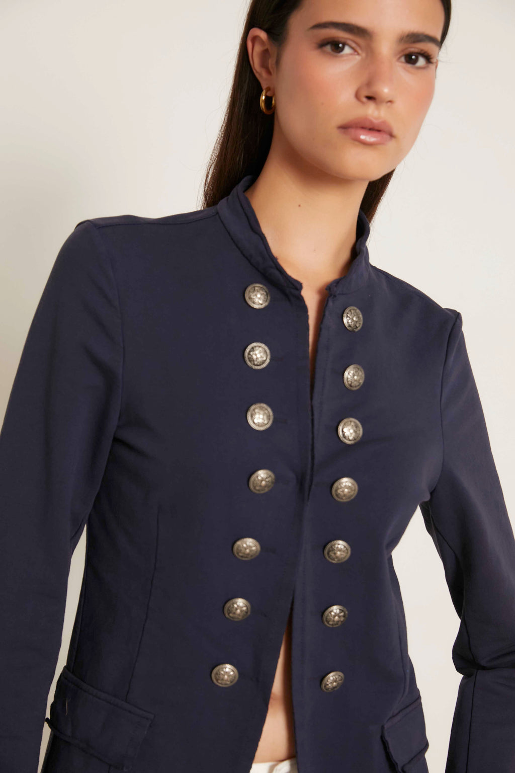 Chaqueta entallada botones azul marino