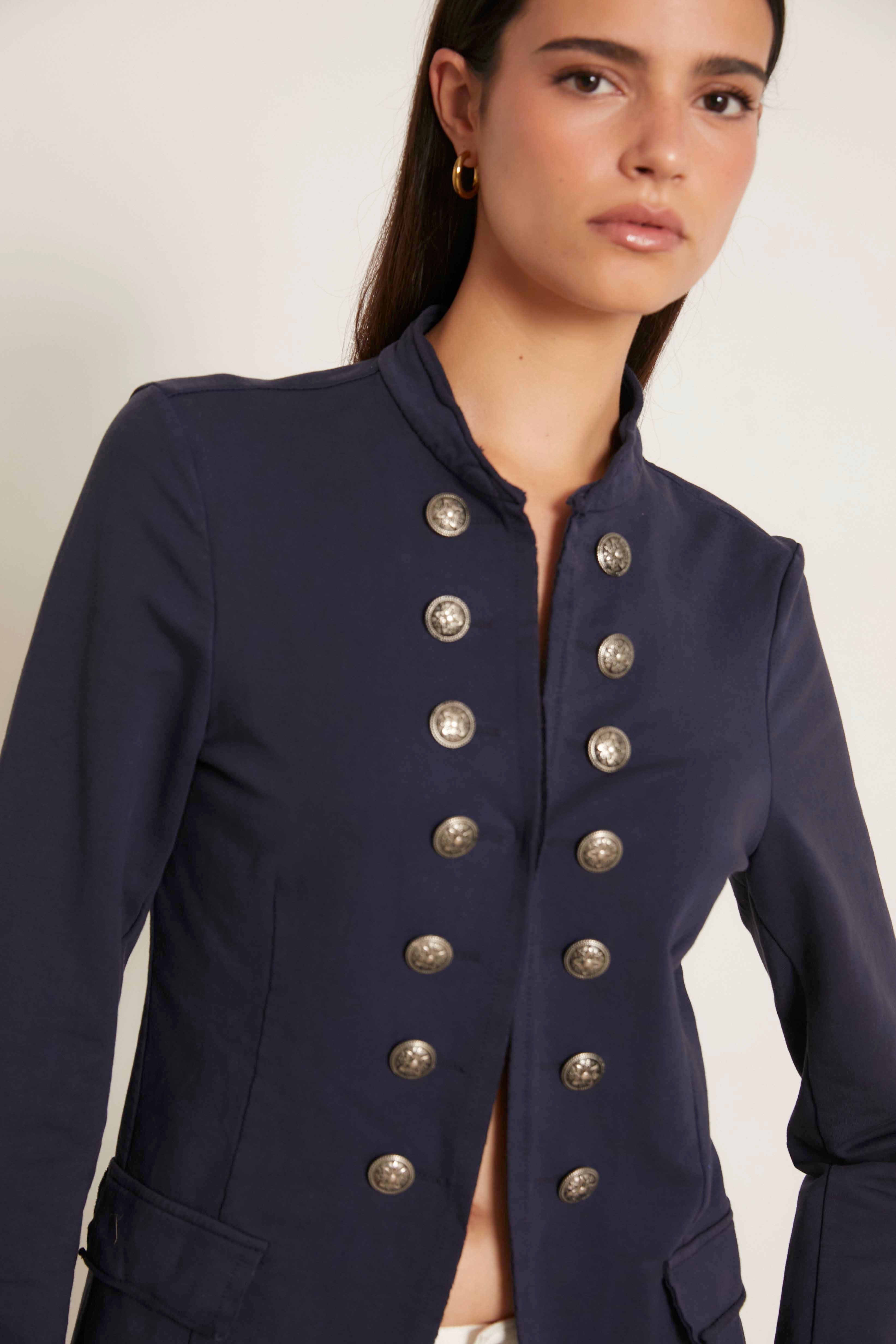 Chaqueta entallada botones azul marino