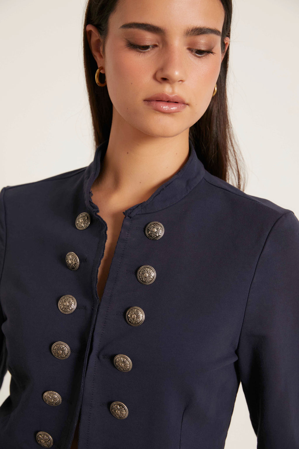 Chaqueta entallada botones azul marino