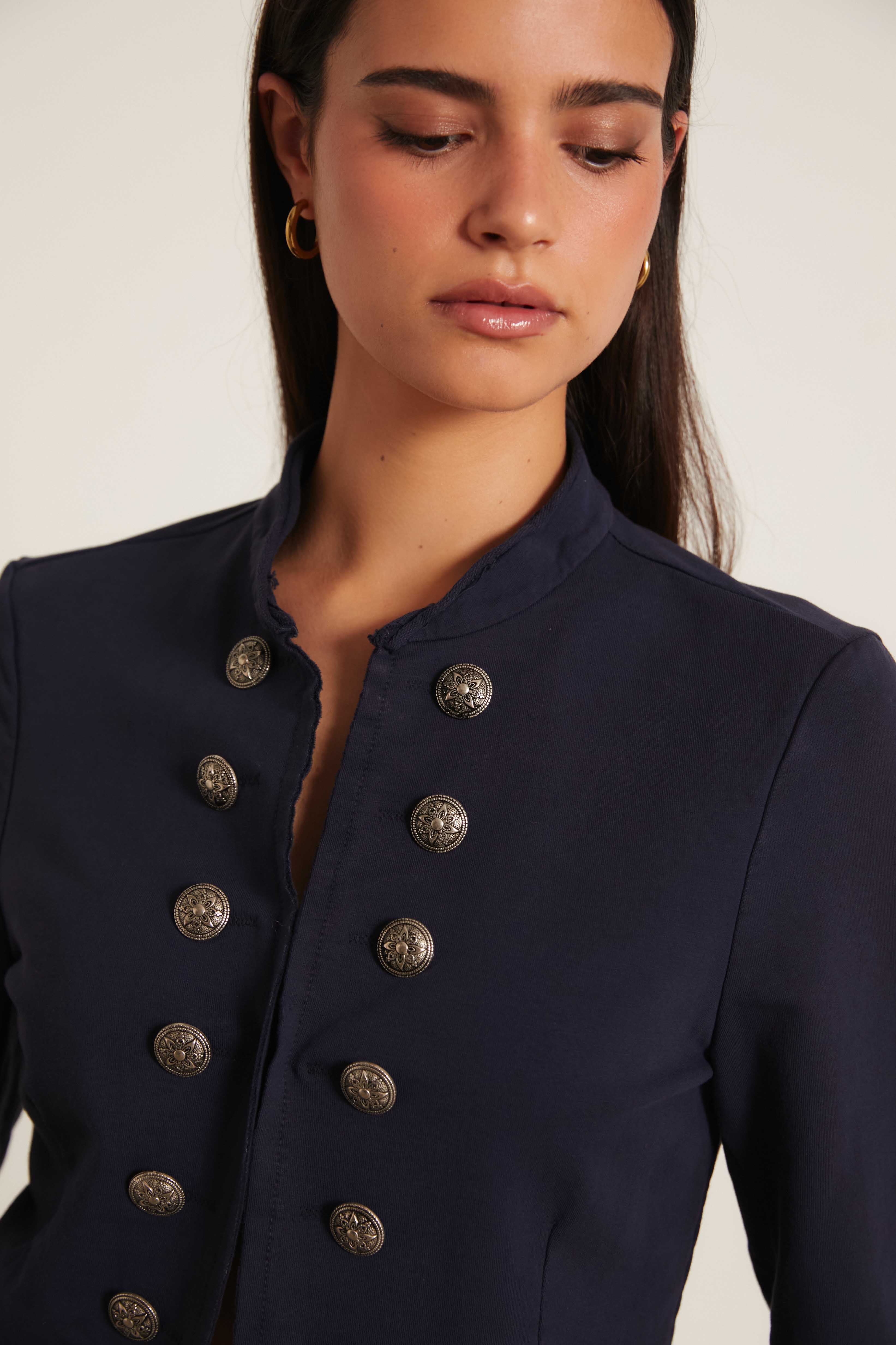 Chaqueta entallada botones azul marino