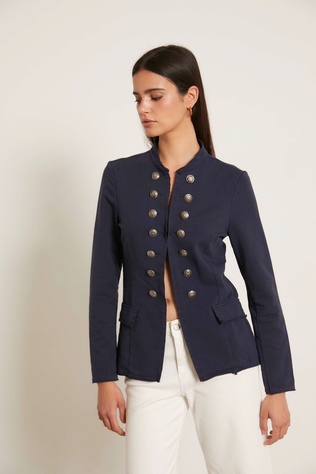 Chaqueta entallada botones azul marino