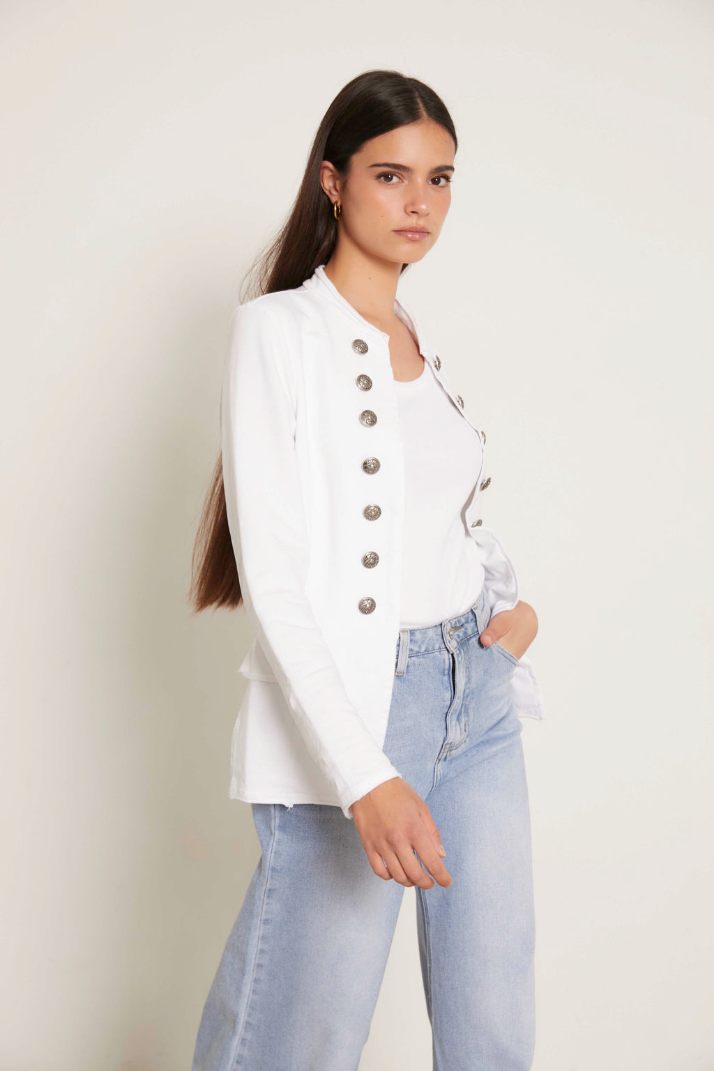 Chaqueta entallada botones blanco
