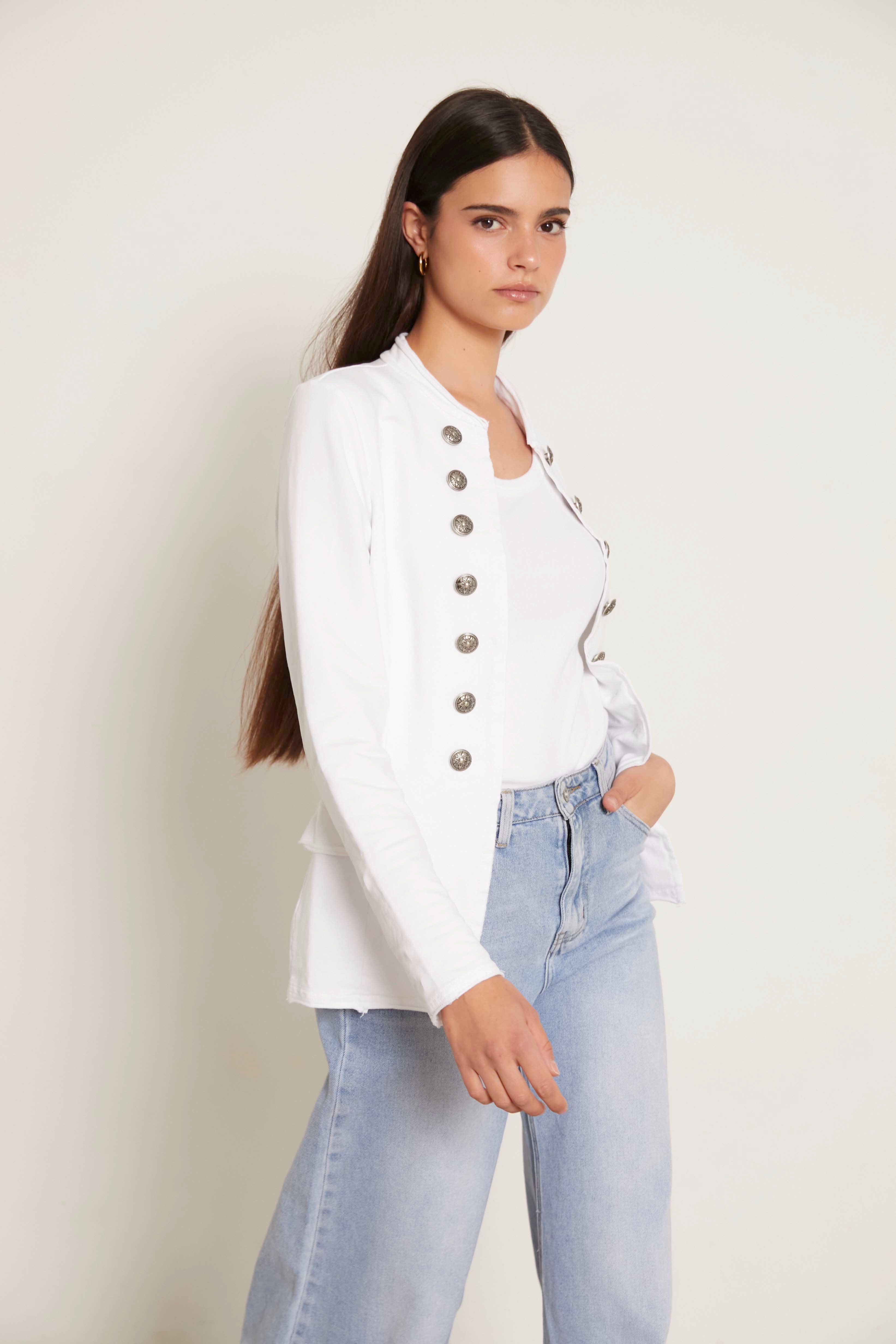 Chaqueta entallada botones blanco
