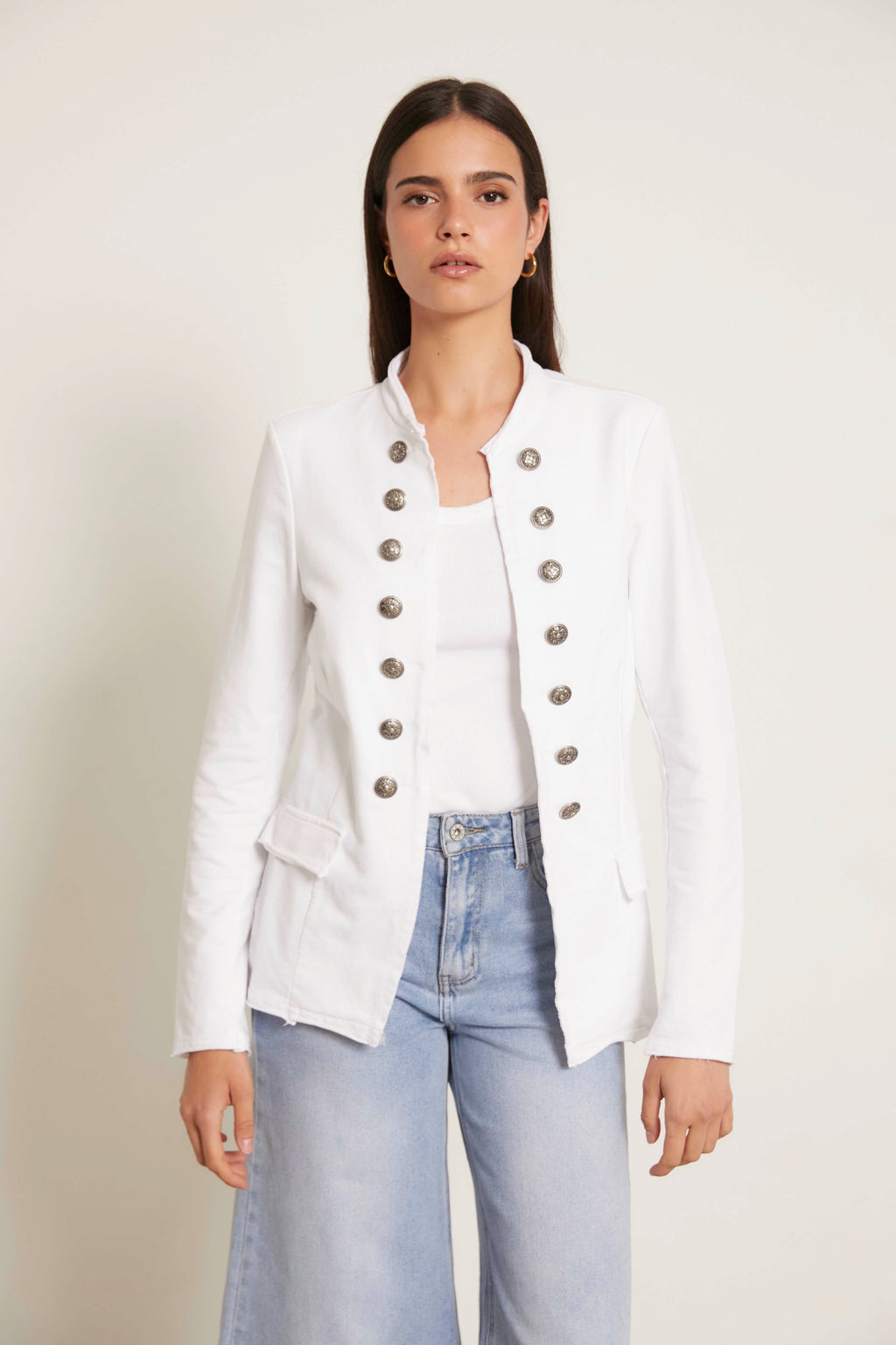 Chaqueta entallada botones blanco