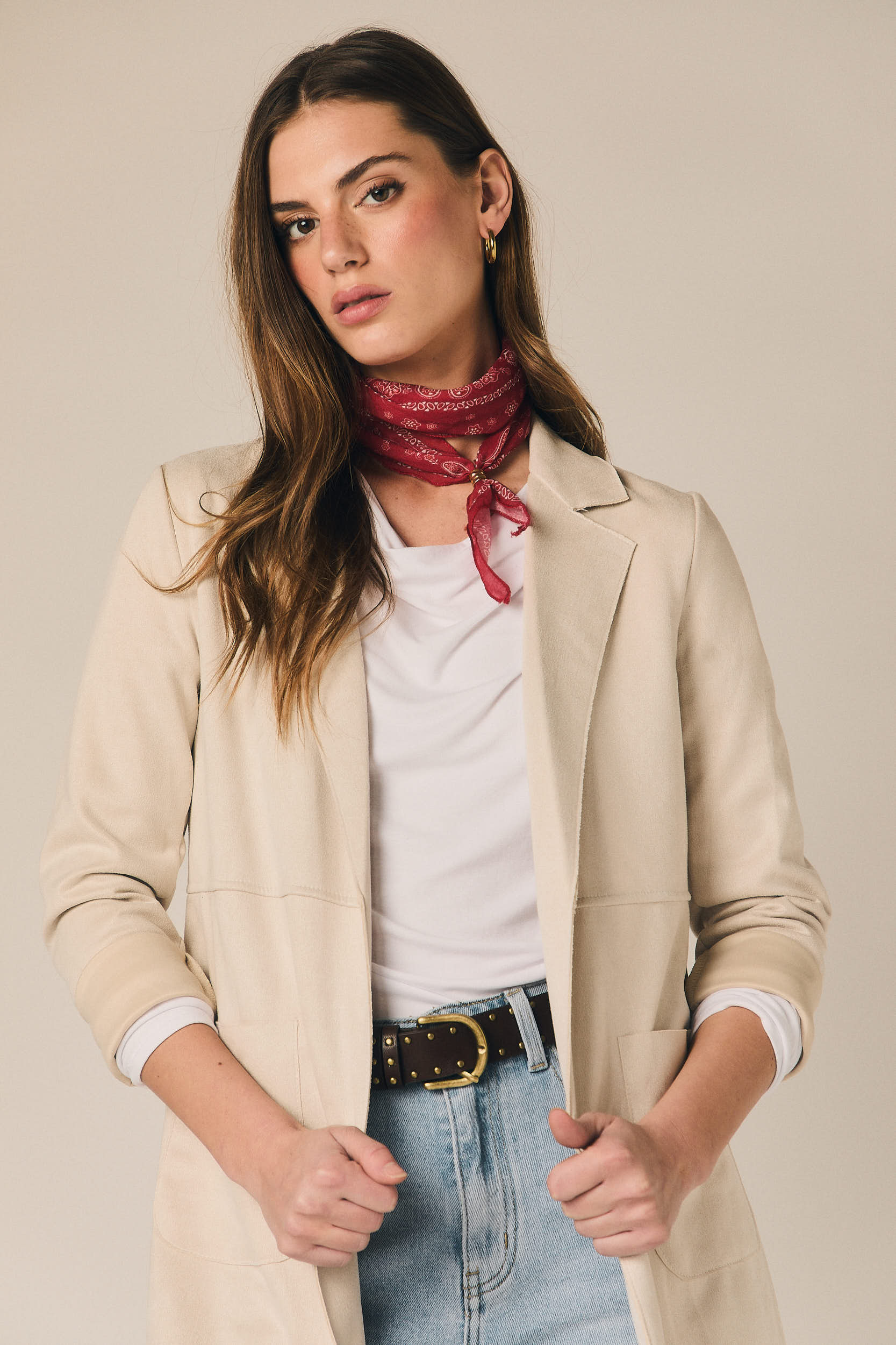 Chaqueta larga efecto ante beige