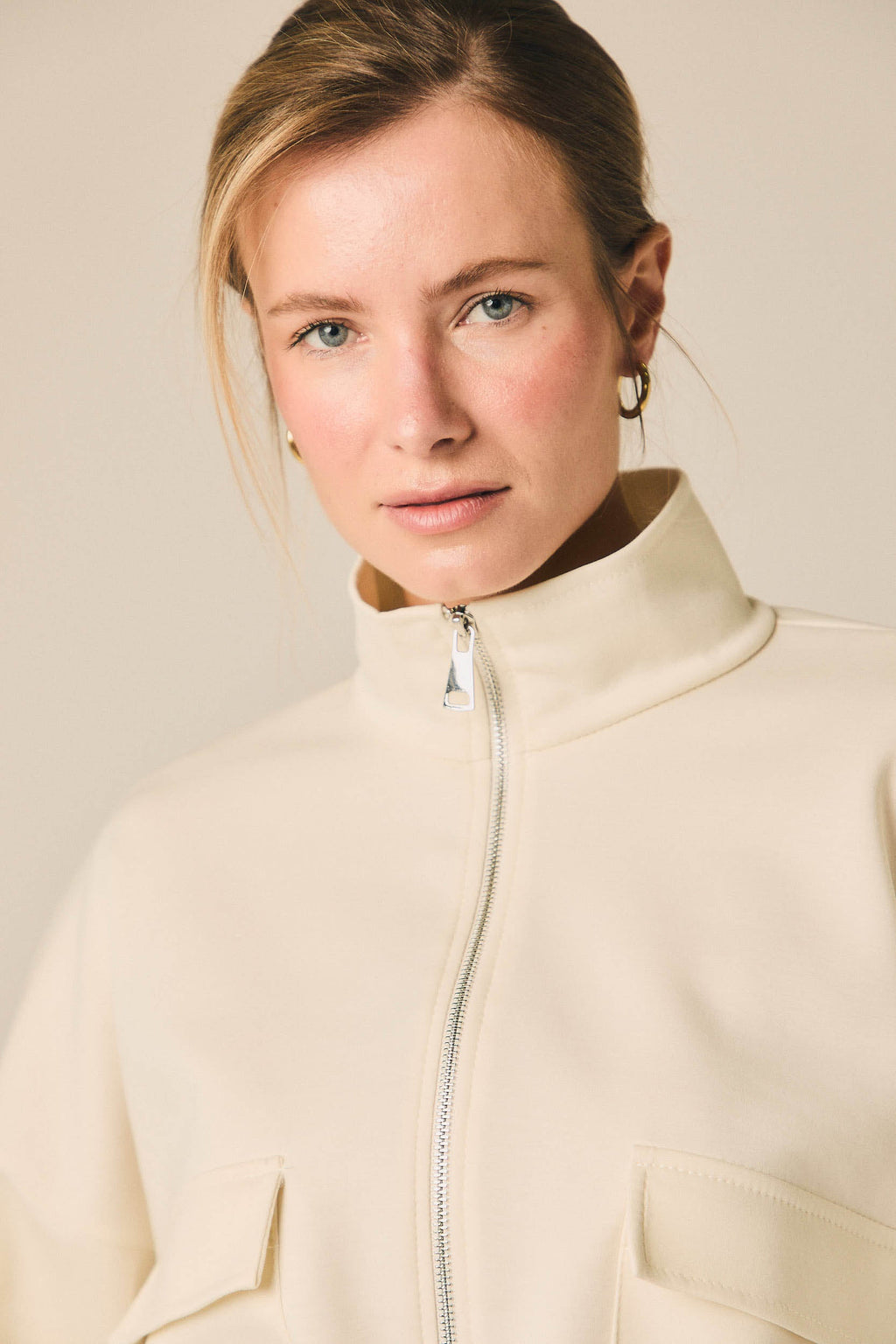 Chaqueta neopreno crema