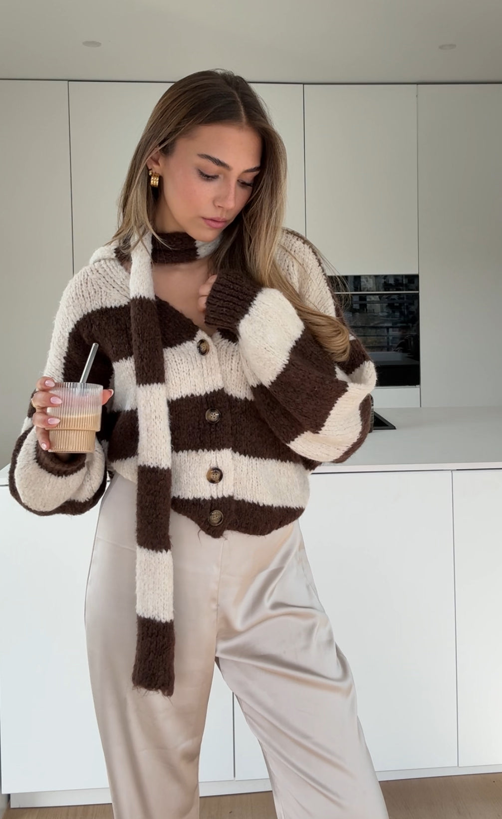 CARDIGÁN DE RAYAS TEJIDO CHOCOLATE CON LECHE