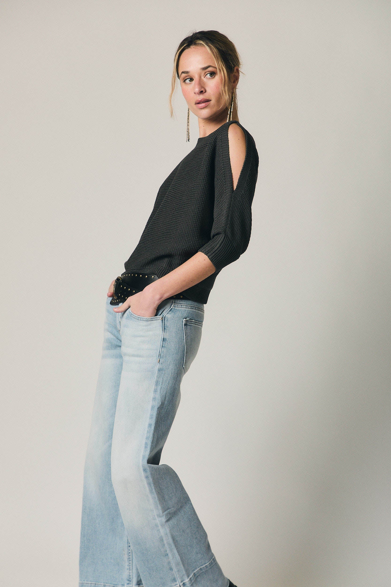 Top punto cut out gris