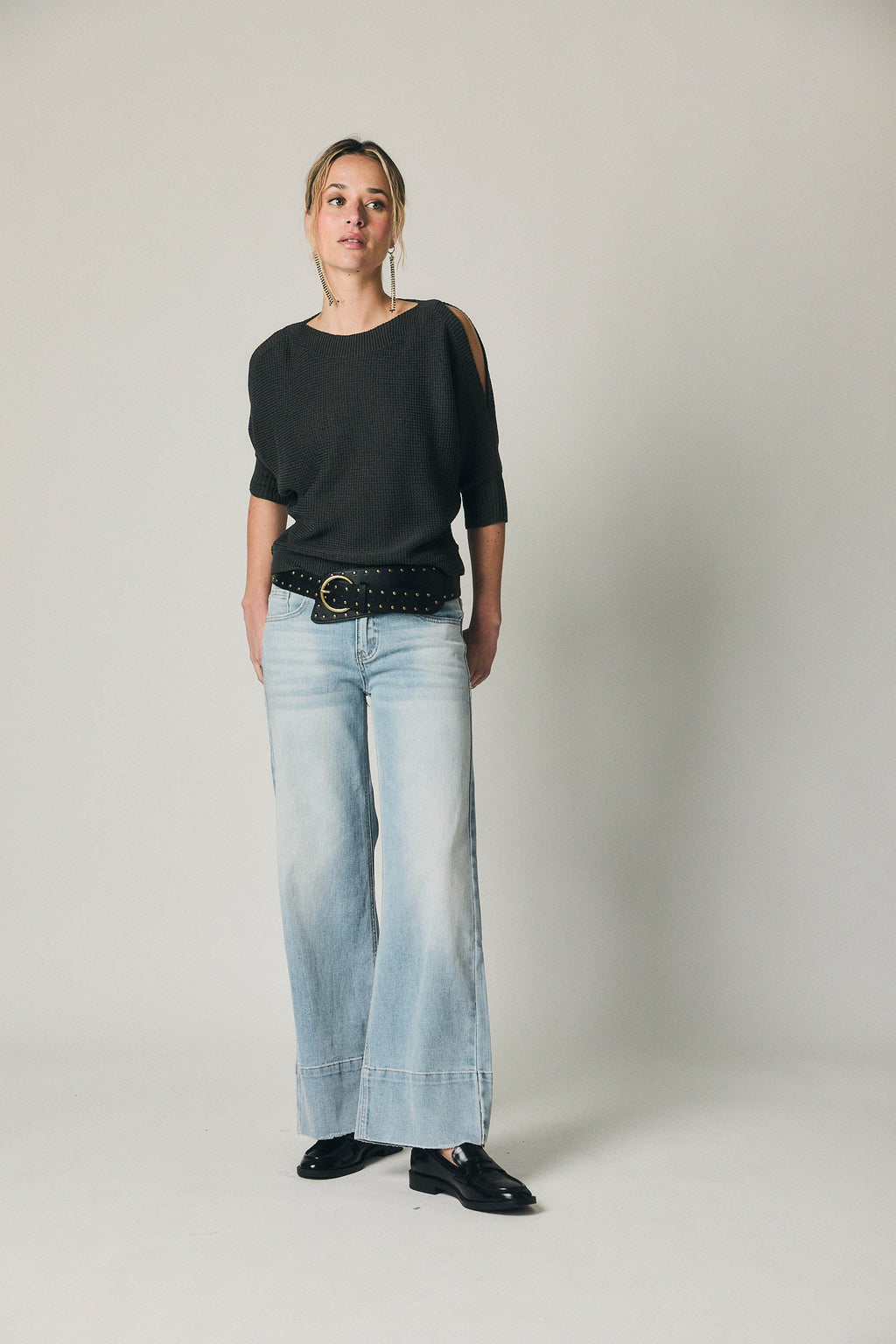 Top punto cut out gris