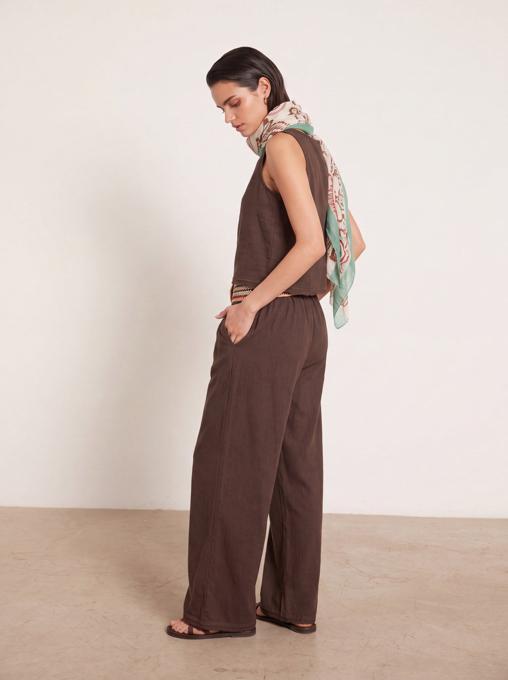 Pantalón largo lino puntilla marrón