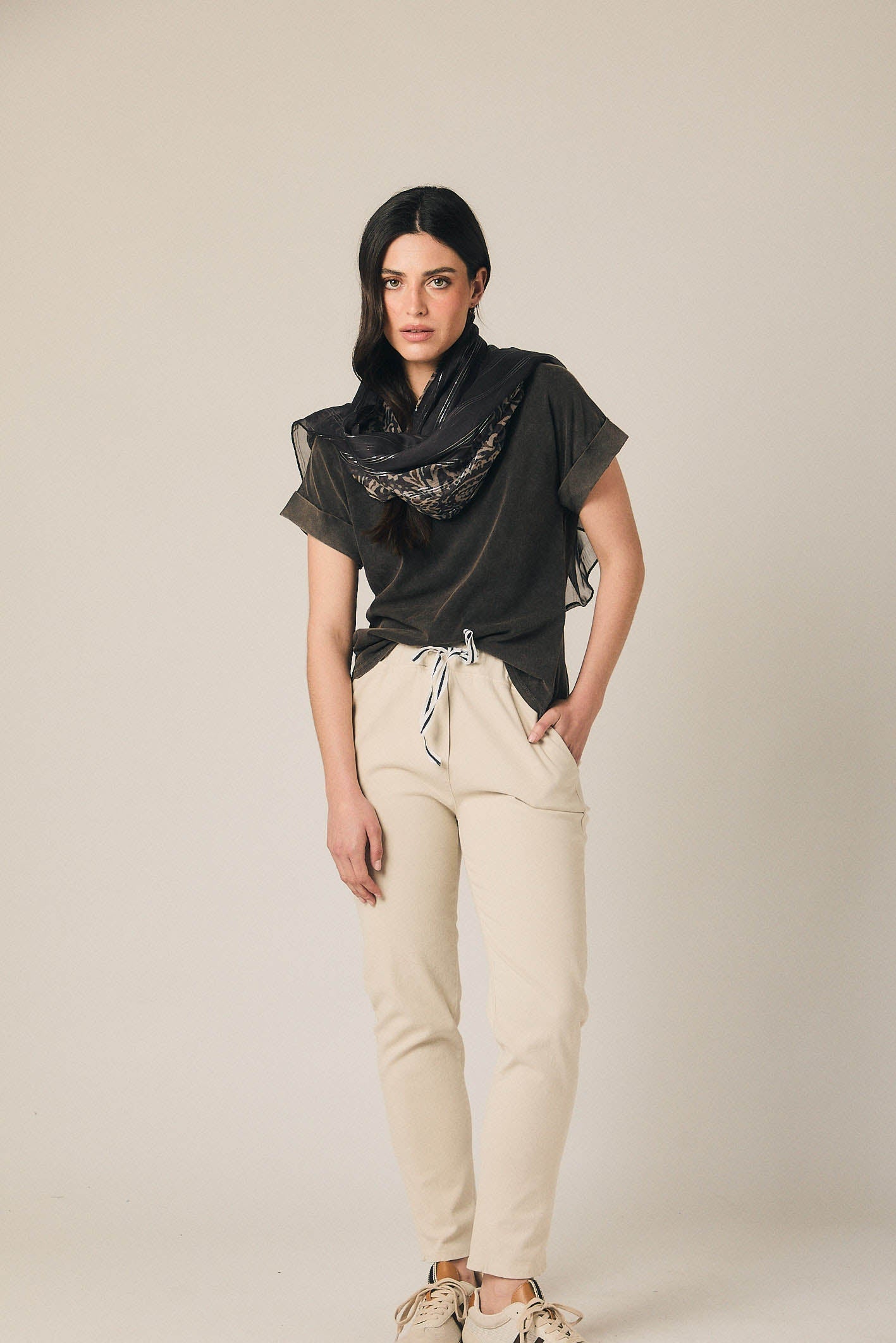 Pantalón algodón con cordón beige